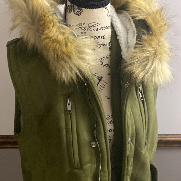 Monkey Ride Parka Vest - Picture 2 of 7